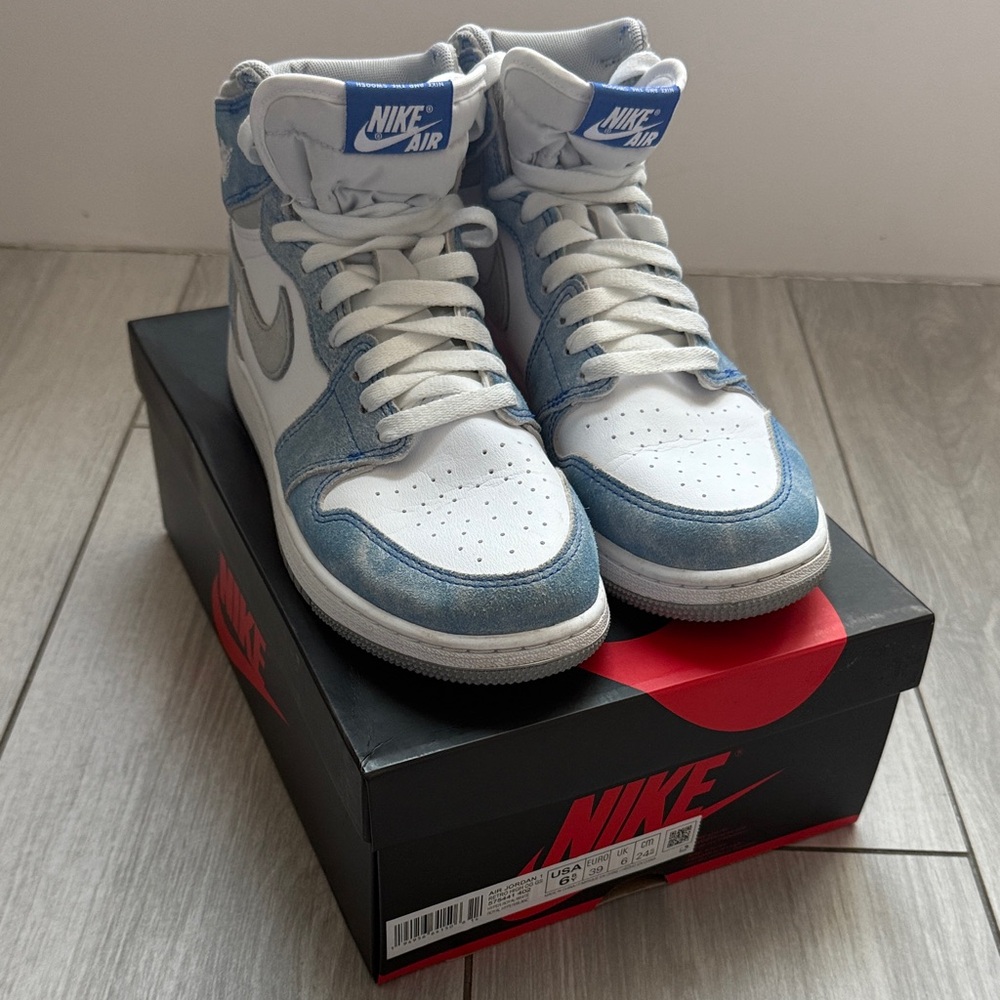 Air Jordan 1 Retro High OG GS 'Hyper Royal' Youth 6.5